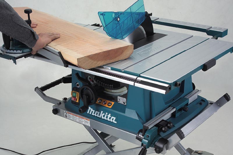 Máy cưa bàn Makita  ứng dụng trong lĩnh vực sản xuất gỗ, xây dựng, công nghiệp,...