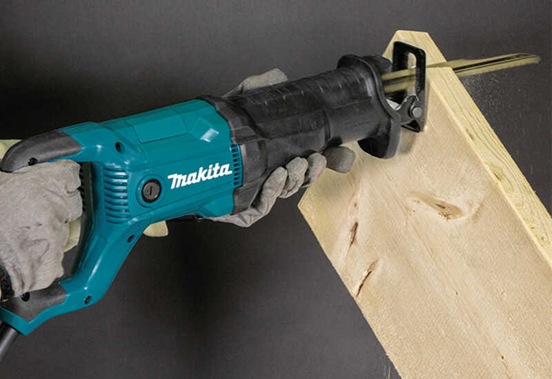 Makita JR3051TK công suất cao, cắt gỗ và kim loại hiệu quả