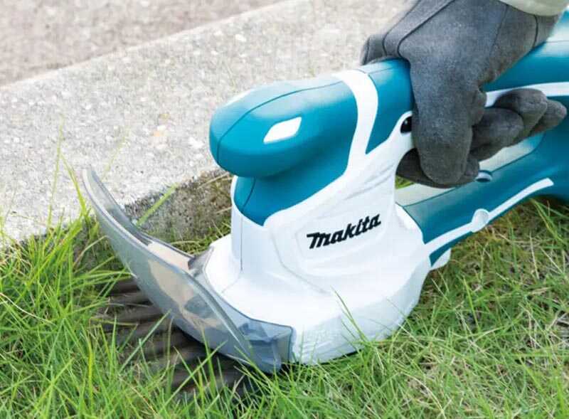 Makita UM110D001 cắt dọn cỏ hiệu quả