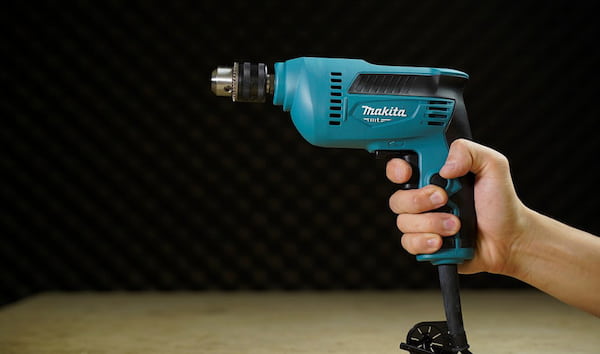 Máy khoan không chổi than (brushless) có thiết kế nhỏ gọn