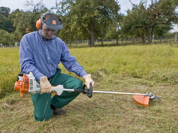 Cách sửa máy cắt cỏ gặp sự cố ở phần lưỡi cắt